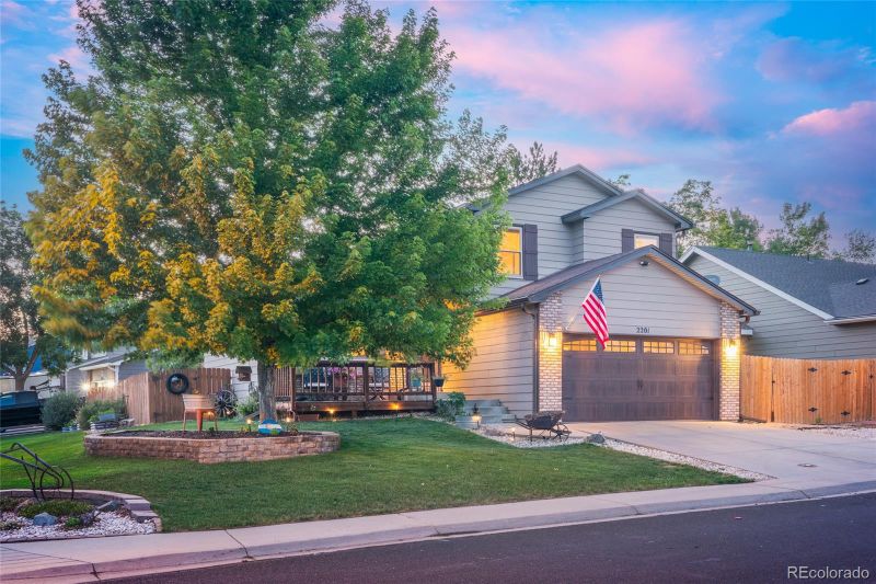 2201 Stuart St, Longmont, CO 80501