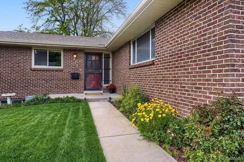 2723 S Fenton St, Denver, CO 80227
