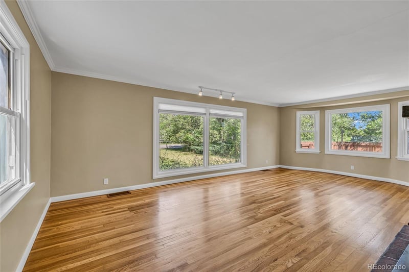 350 Balsam St, Lakewood, CO 80226