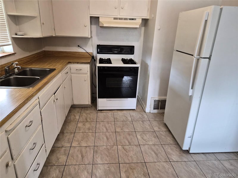 7601 Montview, Denver, CO 80220