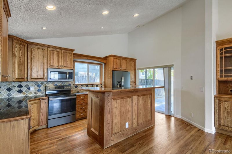17483 E Temple Dr, Aurora, CO 80015