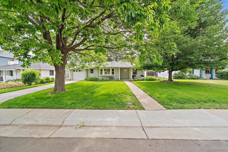 910 Kearney St, Denver, CO 80220