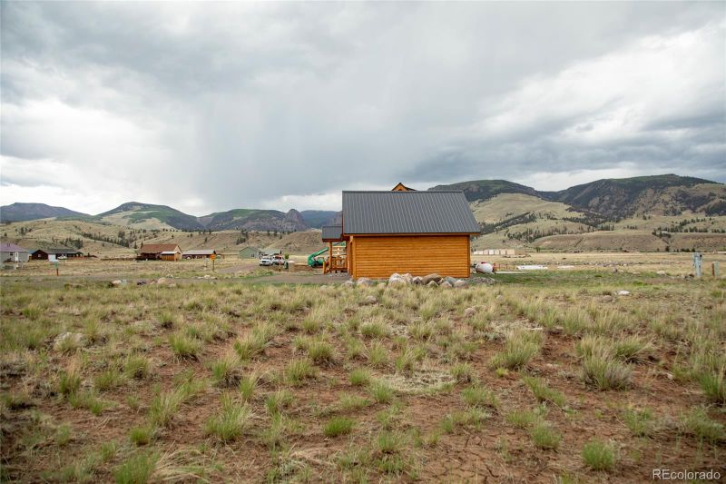 416 Commodore Dr, Creede, CO 81130