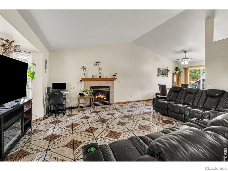 3310 Windmill Ct, Evans, CO 80620