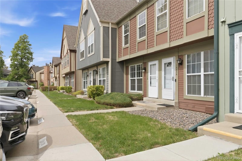 1653 S Blackhawk Way #B, Aurora, CO 80012