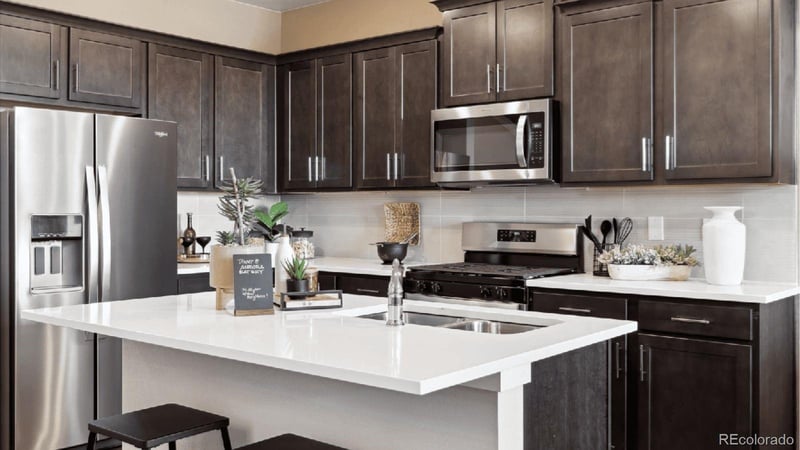 22372 E 7th Pl, Aurora, CO 80018