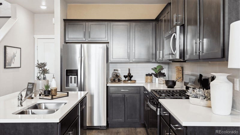 22372 E 7th Pl, Aurora, CO 80018
