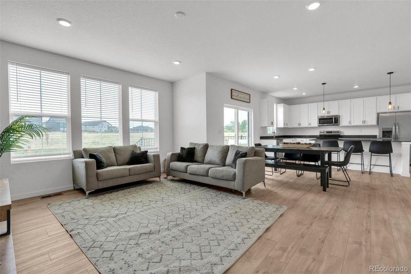 940 Thinleaf Ln, Elizabeth, CO 80107