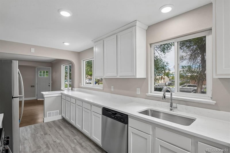 9801 E 8th Ave, Aurora, CO 80010