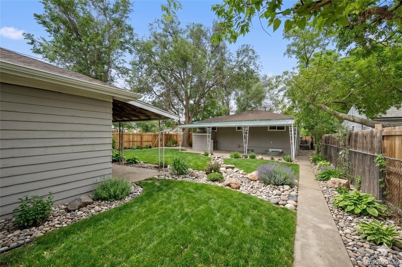 9801 E 8th Ave, Aurora, CO 80010