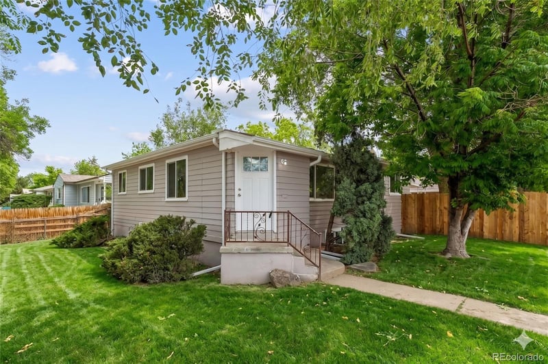 9801 E 8th Ave, Aurora, CO 80010