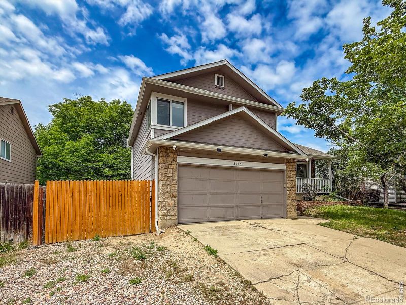 2155 Stuart St, Longmont, CO 80501