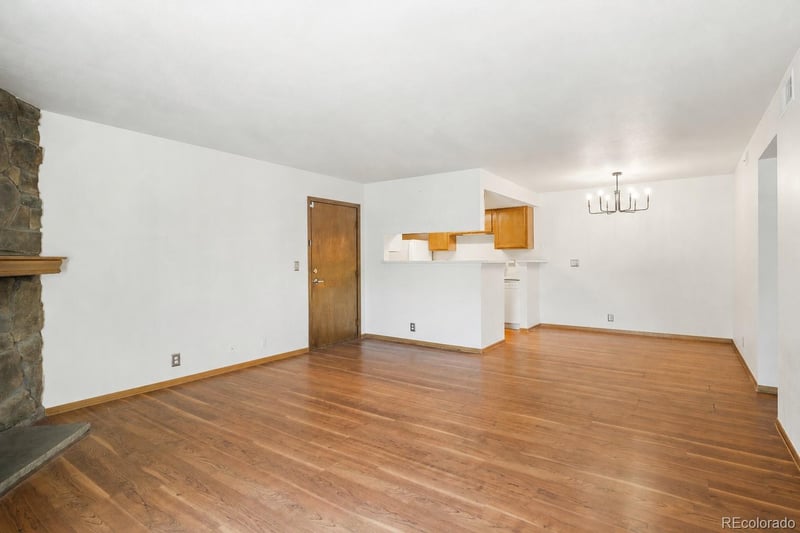 907 S Yampa St #103, Aurora, CO 80017
