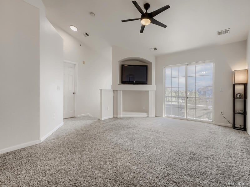 5255 Memphis St #1222, Denver, CO 80239