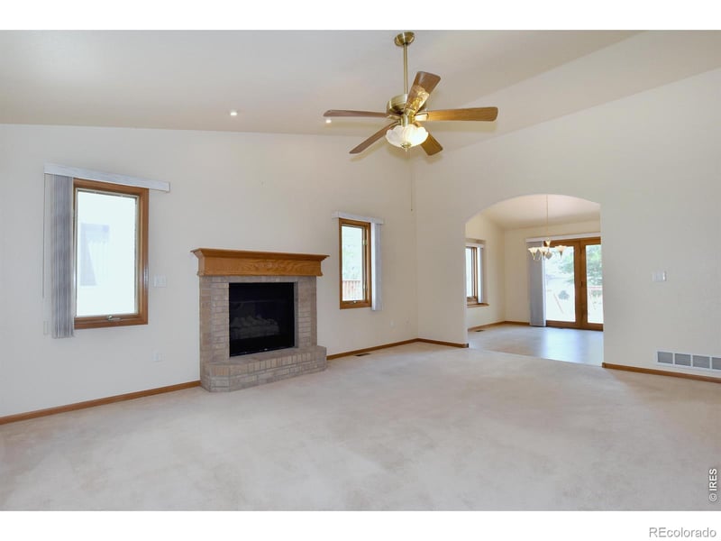 907 N 4th St, Johnstown, CO 80534