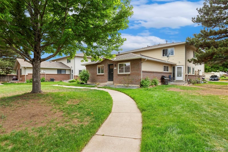 3354 S Flower St #12, Lakewood, CO 80227
