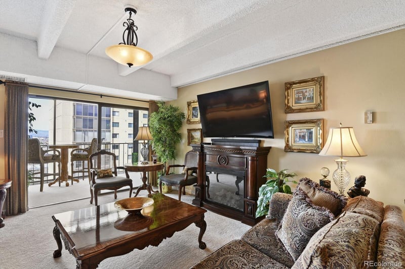 7877 E Mississippi Ave #807, Denver, CO 80247
