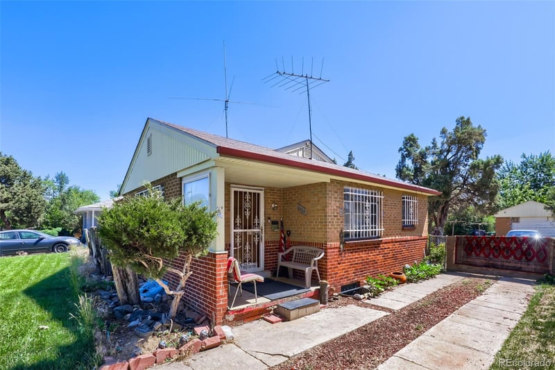 3058 Ivanhoe St, Denver, CO 80207
