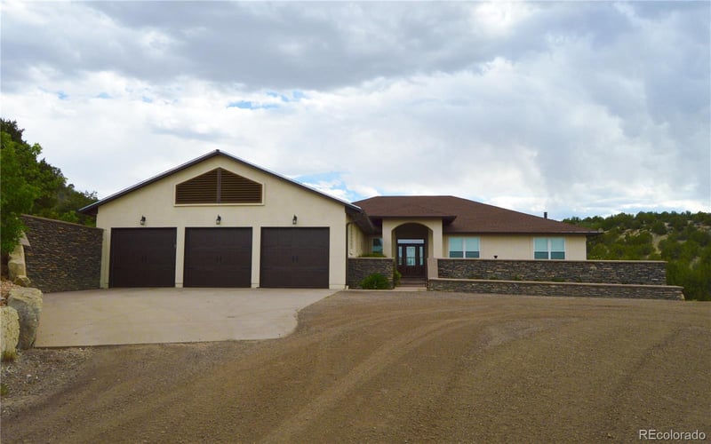 7791 Pine Bluff Dr W, Pueblo, CO 81004