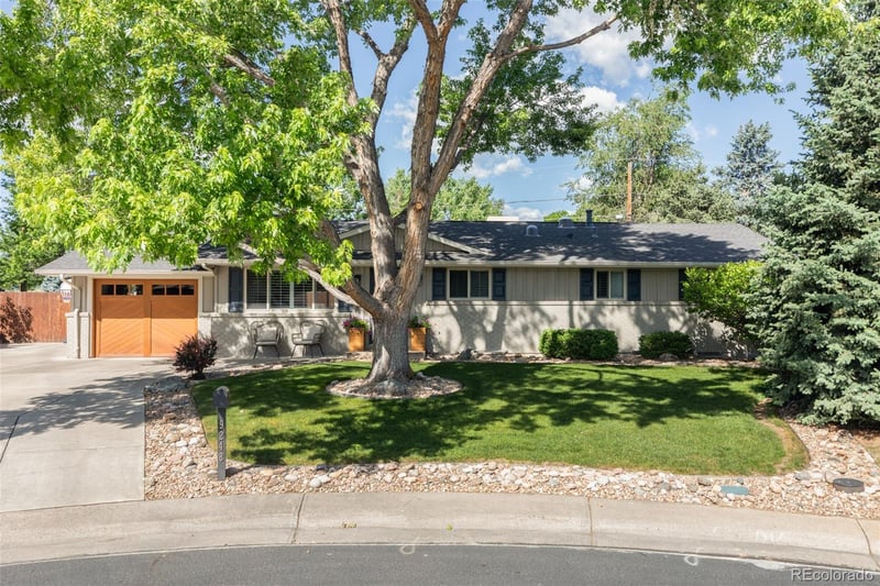 9248 W Virginia Cir, Lakewood, CO 80226