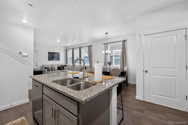 592 Thoroughbred Ln, Johnstown, CO 80534