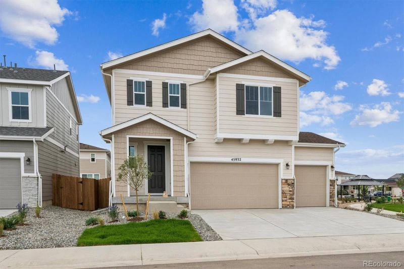 45932 Faith Ave, Bennett, CO 80102