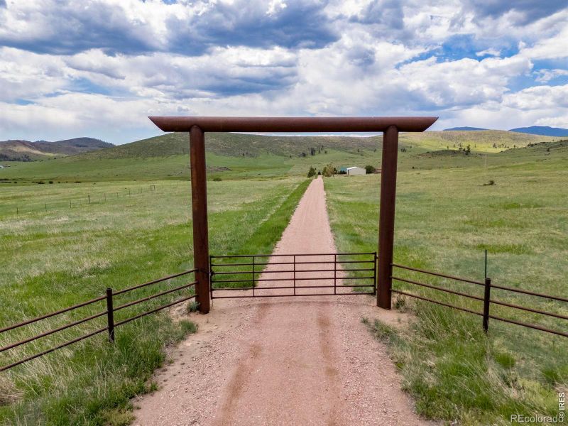 11881 W County Road 74e, Livermore, CO 80536