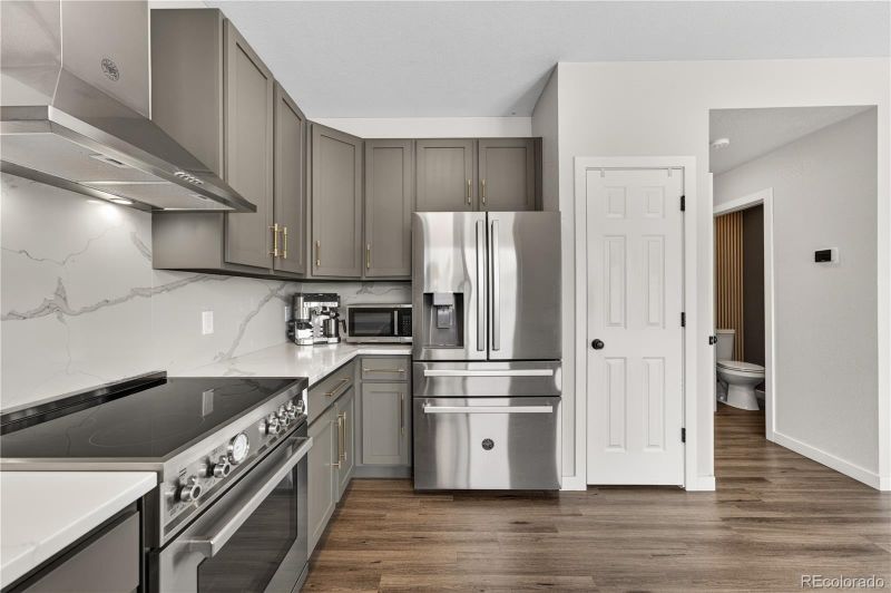 22104 E Belleview Ln, Aurora, CO 80015