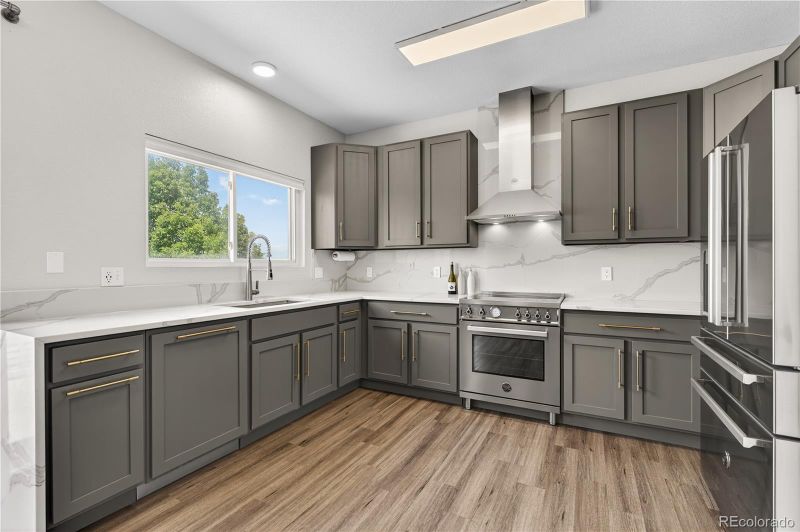 22104 E Belleview Ln, Aurora, CO 80015