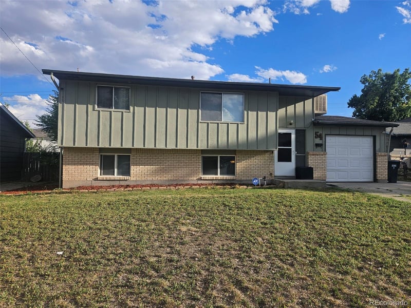54 Bridle Trl, Pueblo, CO 81005