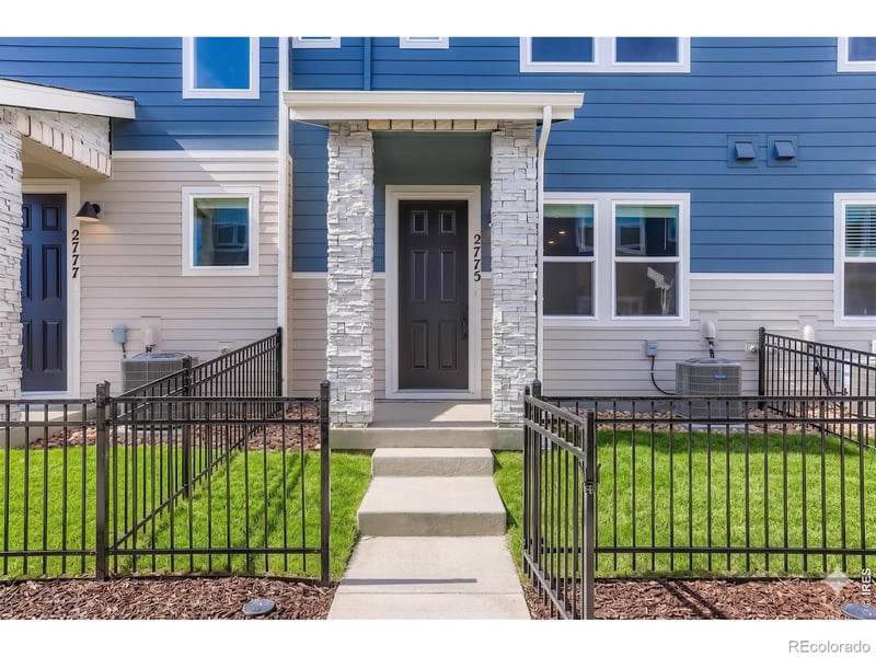 2819 Bear Springs Cir, Longmont, CO 80503
