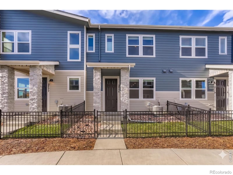 2819 Bear Springs Cir, Longmont, CO 80503