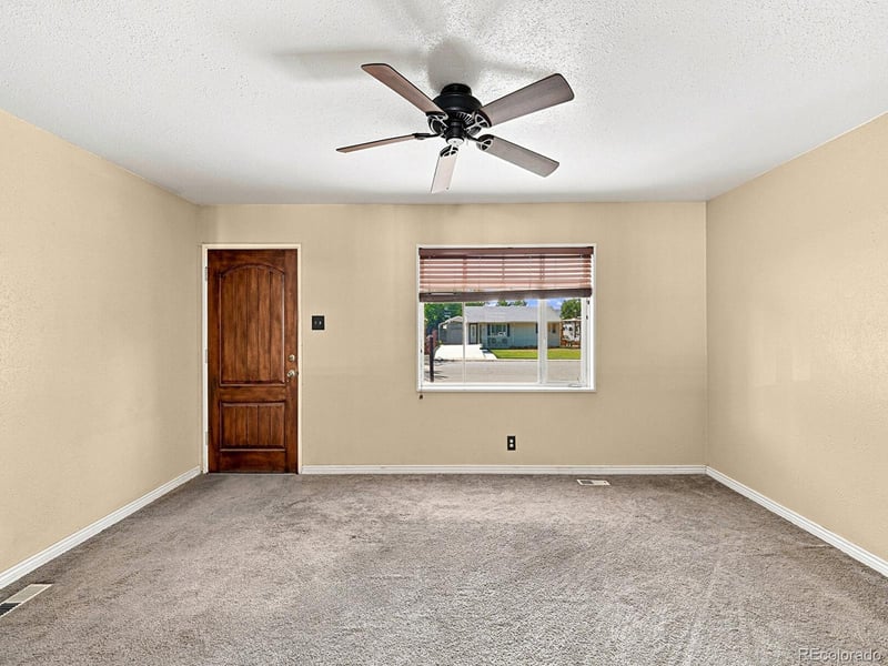 6460 Glencoe St, Commerce City, CO 80022