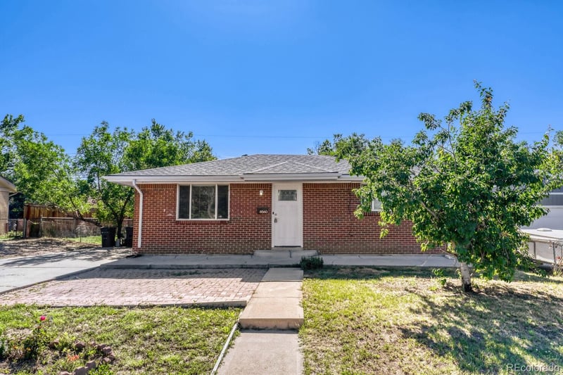 8560 Essex St, Denver, CO 80229