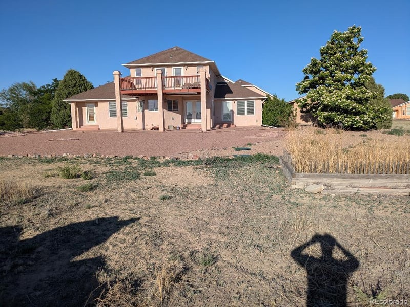 135 S Hacienda Del Sol Dr, Pueblo, CO 81007