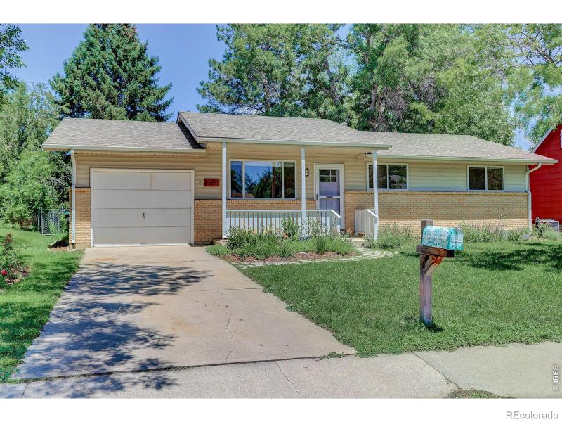 1089 S Coffman St, Longmont, CO 80501