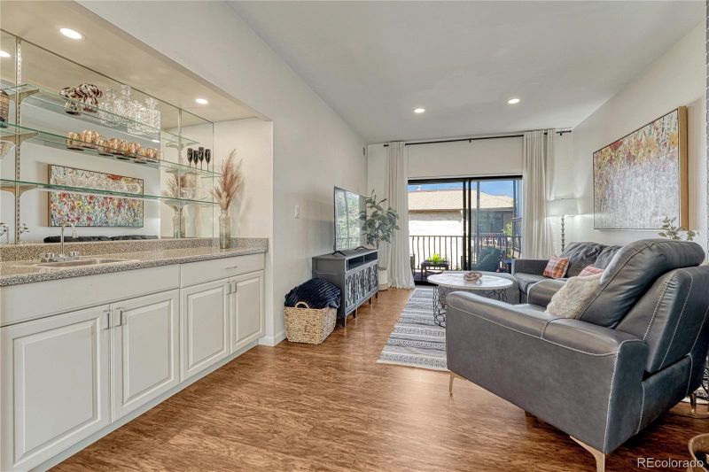 4250 S Olive St #202, Denver, CO 80237