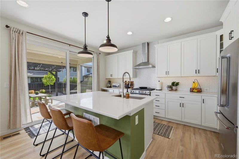 8989 Bellsong Dr, Littleton, CO 80125