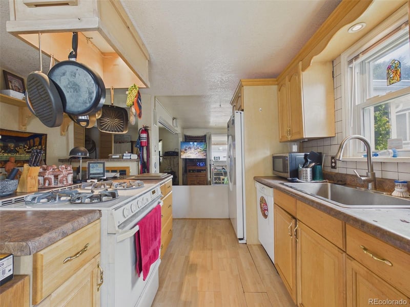 476 Tennyson St, Denver, CO 80204