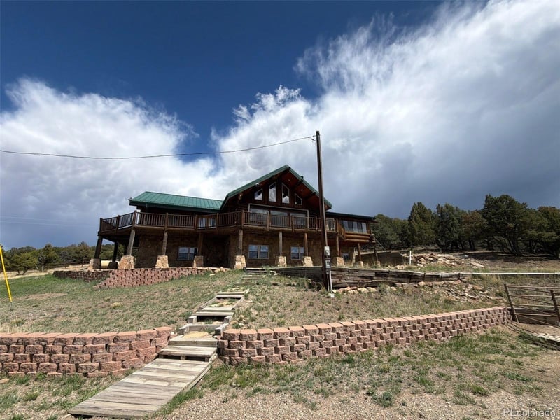 1035 Spanish Peaks Dr, Walsenburg, CO 81089