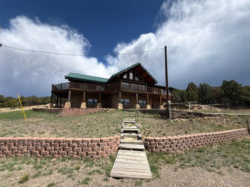 1035 Spanish Peaks Dr, Walsenburg, CO 81089