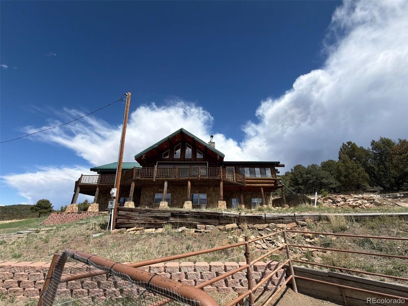 1035 Spanish Peaks Dr, Walsenburg, CO 81089