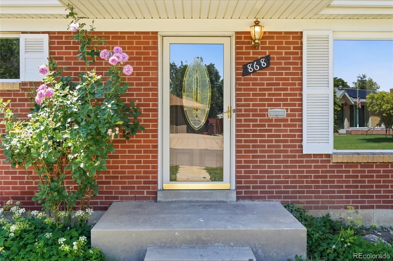 868 Ogden Cir, Denver, CO 80233