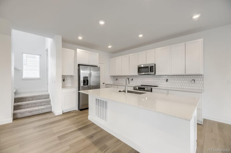 7729 S Mobile Way, Centennial, CO 80016