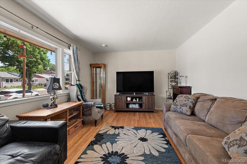 1120 Alexander Cir, Pueblo, CO 81001