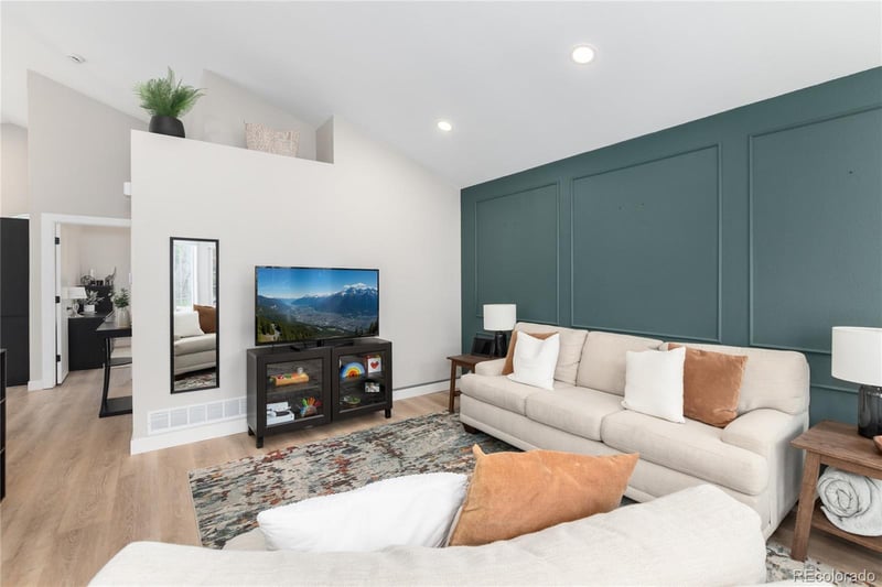 9561 Brentford Dr, Littleton, CO 80130