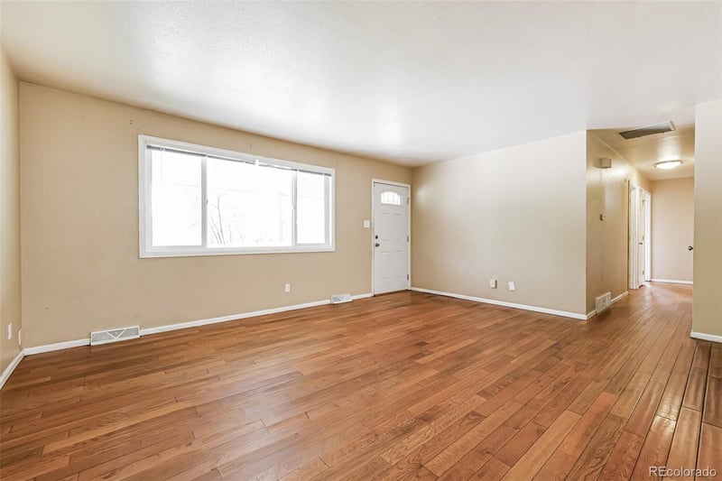 432 S Potomac Cir, Aurora, CO 80012