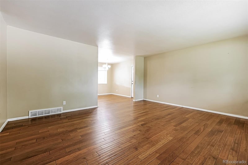 432 S Potomac Cir, Aurora, CO 80012
