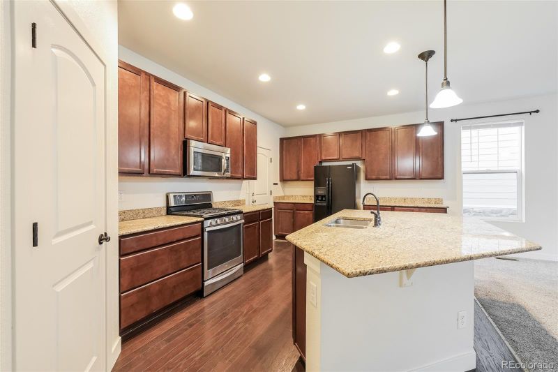 7844 S Elk St, Aurora, CO 80016