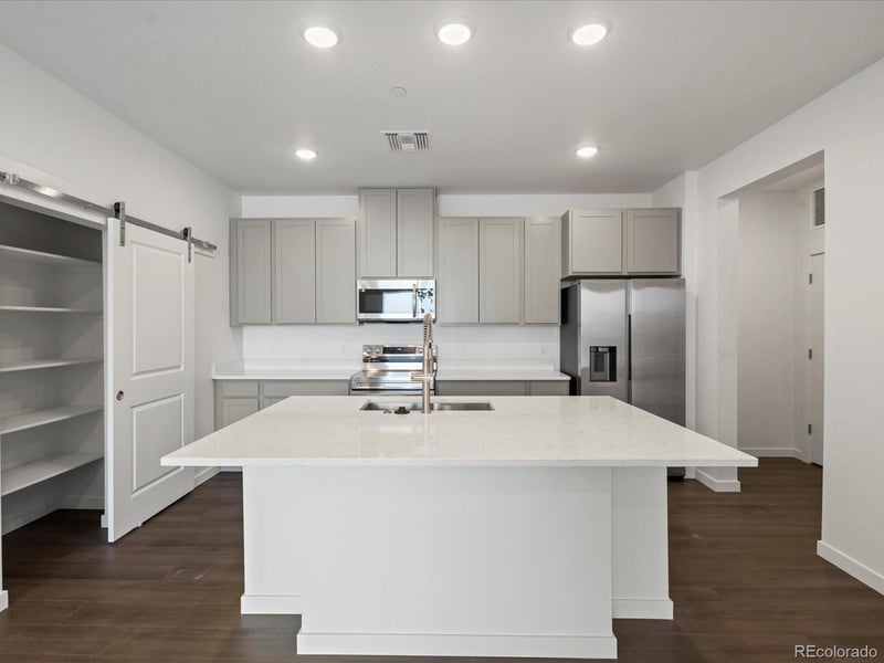 6153 N Ceylon St #304, Denver, CO 80249